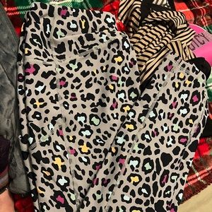 Torrid leggings with pockets